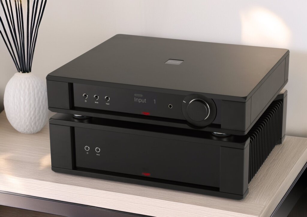 rega Mercury Vorstufe und Solis Endstufe